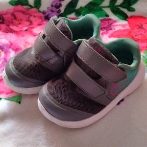 SOLD Toddler Nike “Gofast” sneakers